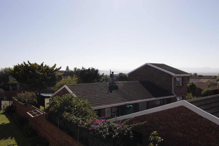 4 Bedroom Property for Sale in Wavecrest Eastern Cape